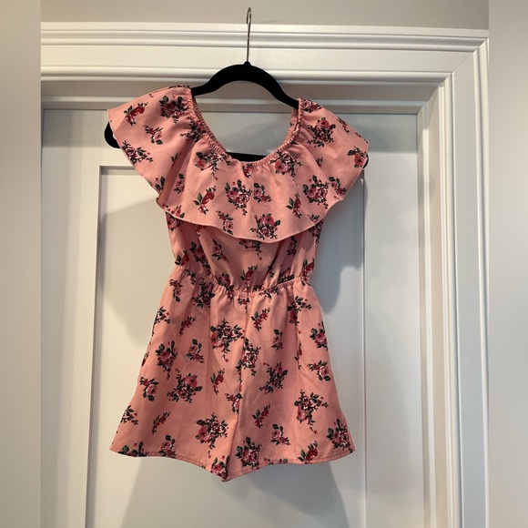 Jenna & Jessie Other - Pink with roses ramper